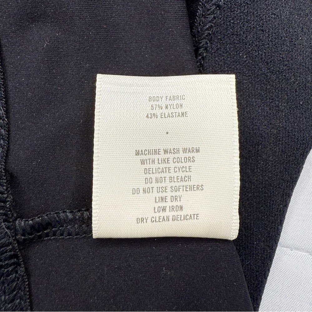 Tracksmith Allston Pocket Bra in Black - Picture 6 of 8
